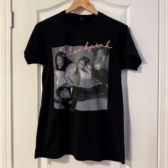 Blackpink YG Official Goods Blackpink in your area (2019 Concert) T-Shirts - Picture 2 of 9